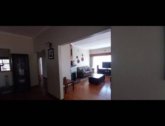 4 BEDROOM HOUSE FOR SALE IN KENSINGTON